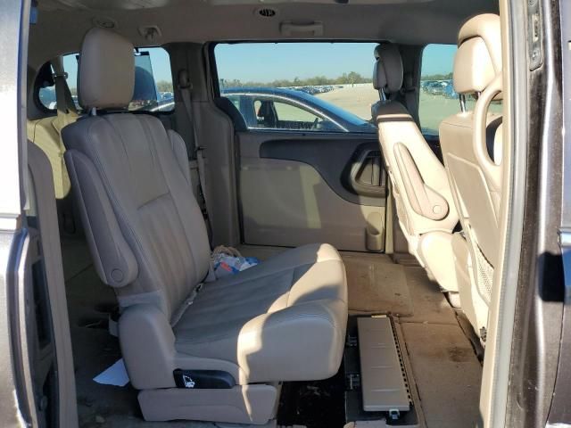 2016 Chrysler Town & Country Touring