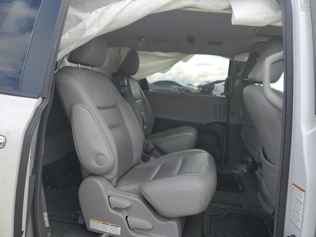 2017 Toyota Sienna XLE