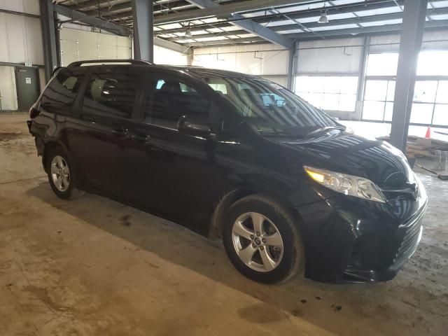 2018 Toyota Sienna LE