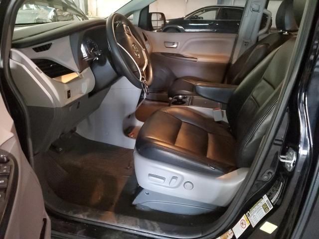 2018 Toyota Sienna LE