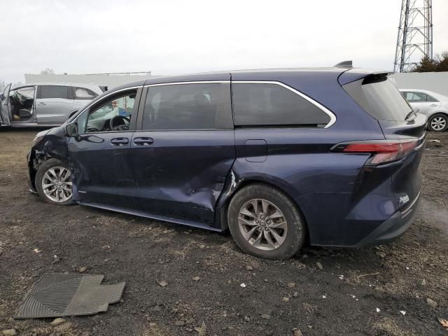 2021 Toyota Sienna LE