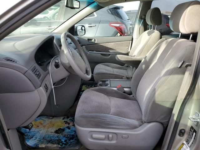 2006 Toyota Sienna LE