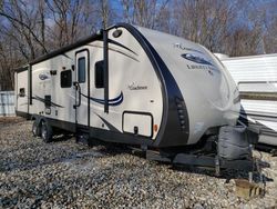 Camiones dañados por inundaciones a la venta en subasta: 2016 Coachmen Liberty ED