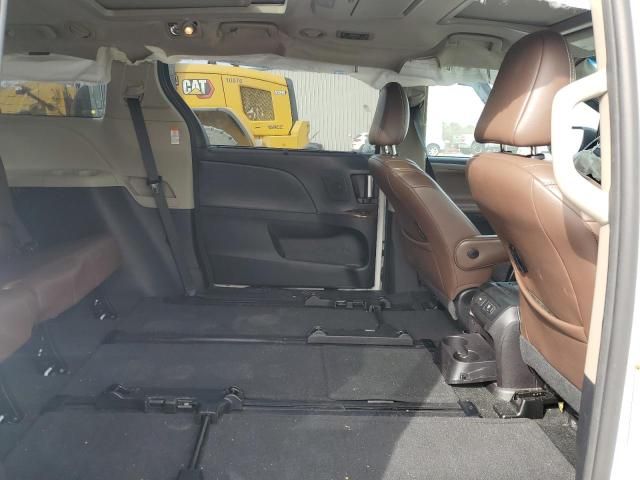 2017 Toyota Sienna XLE