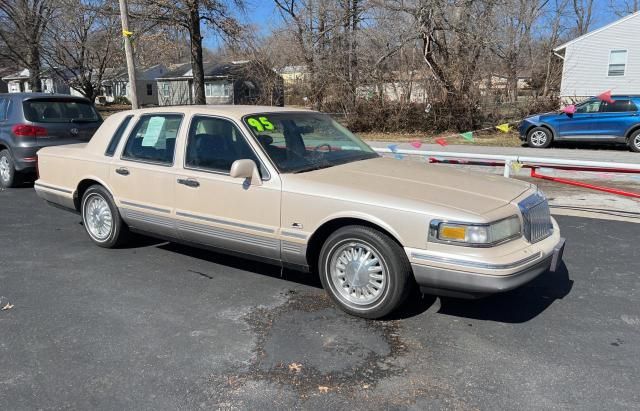 1995 Lincoln Town Car Signature