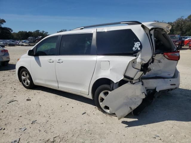 2016 Toyota Sienna LE