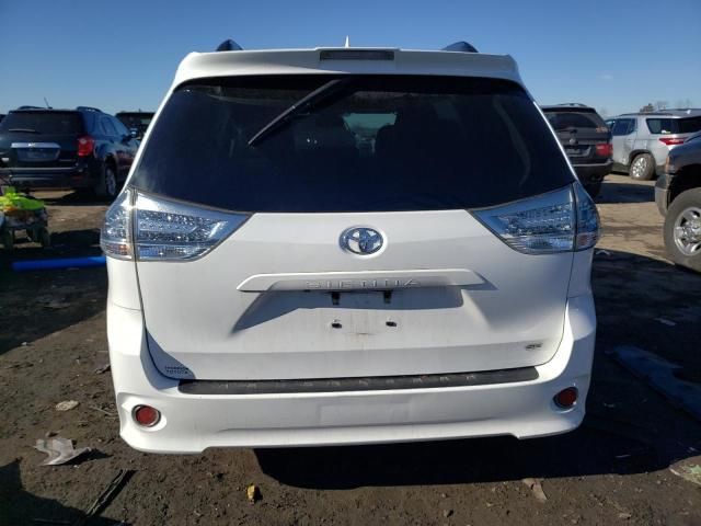 2018 Toyota Sienna SE