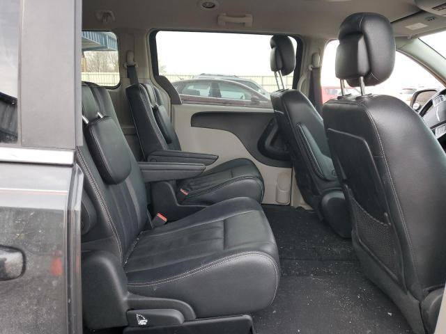 2012 Chrysler Town & Country Touring