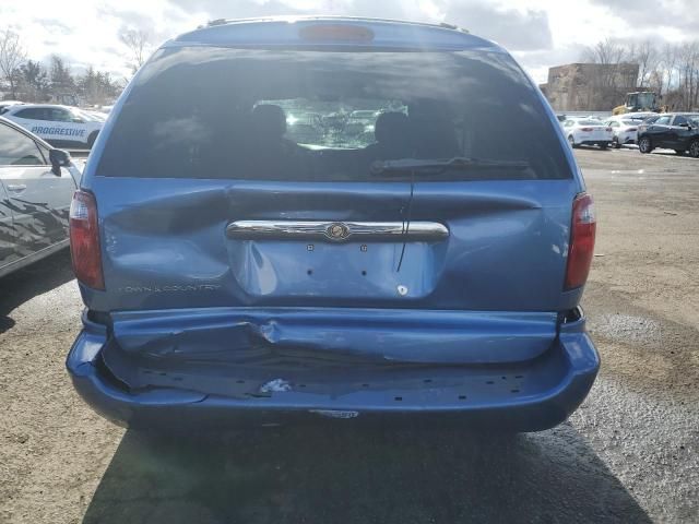 2007 Chrysler Town & Country LX