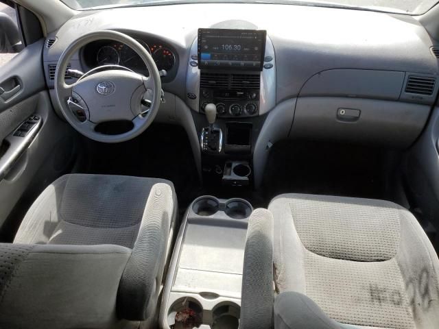 2006 Toyota Sienna LE