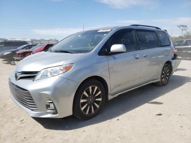 2020 Toyota Sienna XLE