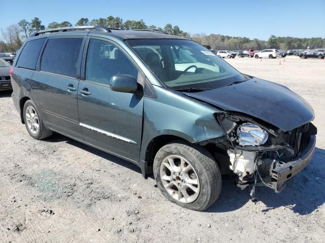 2005 Toyota Sienna XLE