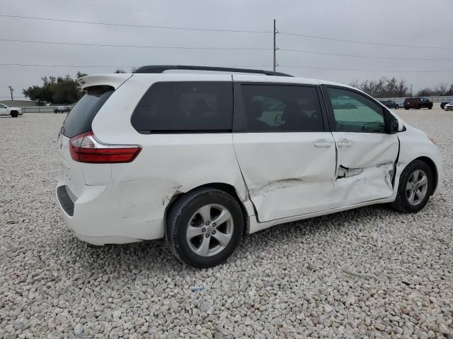 2017 Toyota Sienna LE