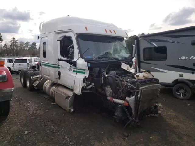 2019 Freightliner Cascadia 126