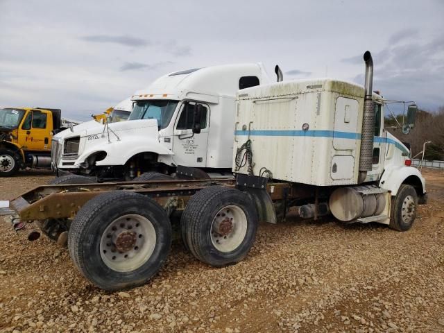 2006 Kenworth Construction T800