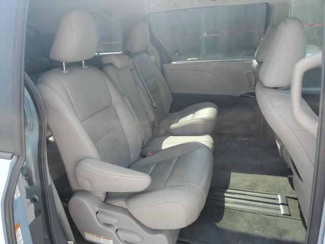 2016 Toyota Sienna XLE