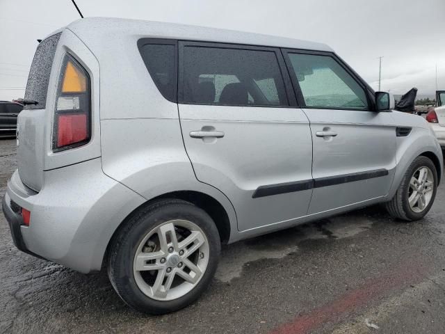 2011 KIA Soul +