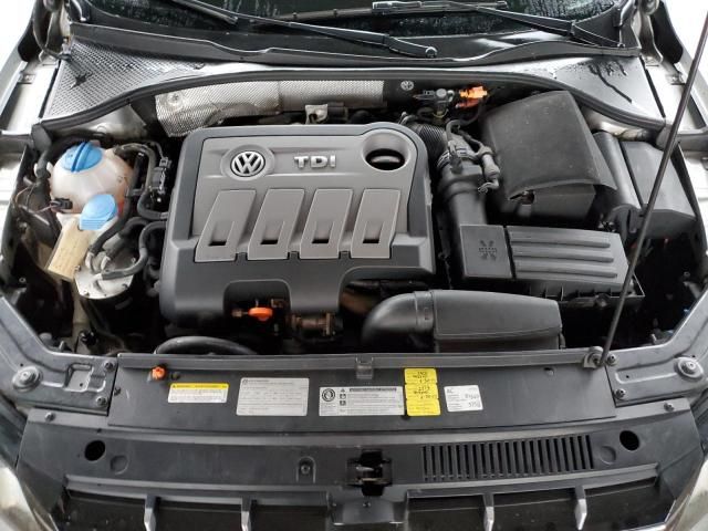 2013 Volkswagen Passat SEL