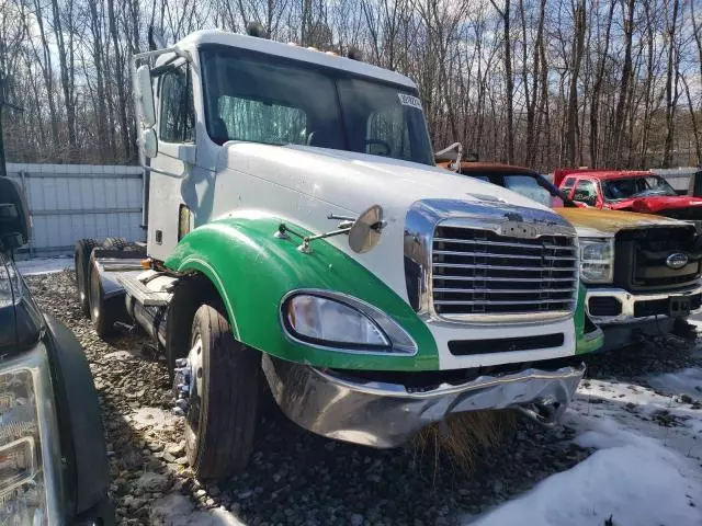 2007 Freightliner Conventional Columbia