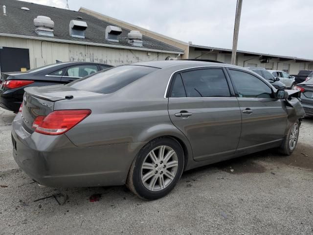 2005 Toyota Avalon XL