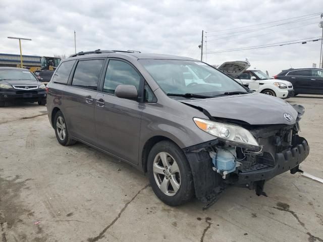 2016 Toyota Sienna LE