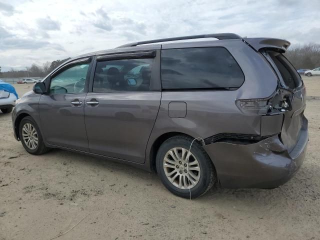 2011 Toyota Sienna XLE