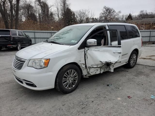 2014 Chrysler Town & Country Touring L