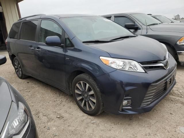 2018 Toyota Sienna XLE