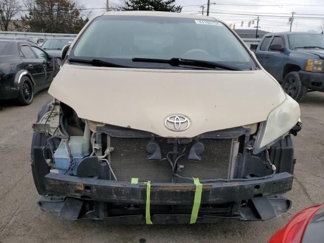 2011 Toyota Sienna XLE