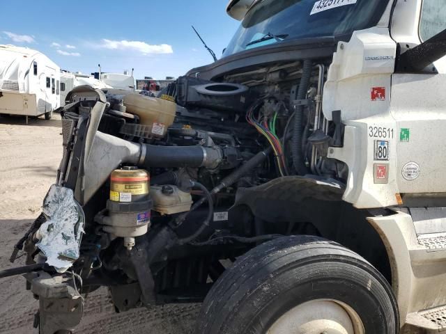 2019 Freightliner Cascadia 126