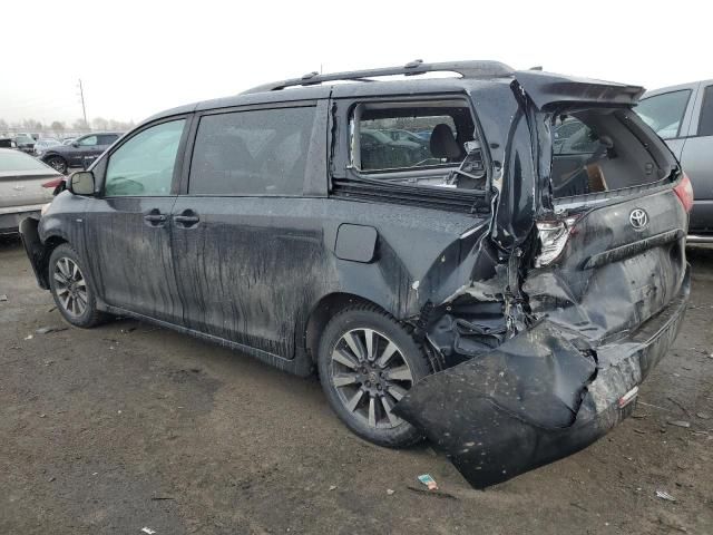 2018 Toyota Sienna LE