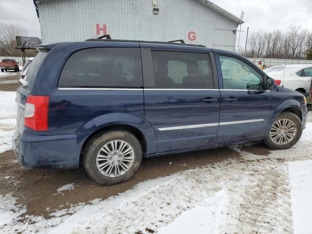 2016 Chrysler Town & Country Touring L