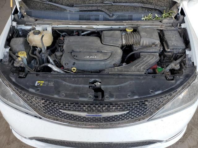 2017 Chrysler Pacifica Touring L