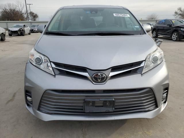 2018 Toyota Sienna XLE