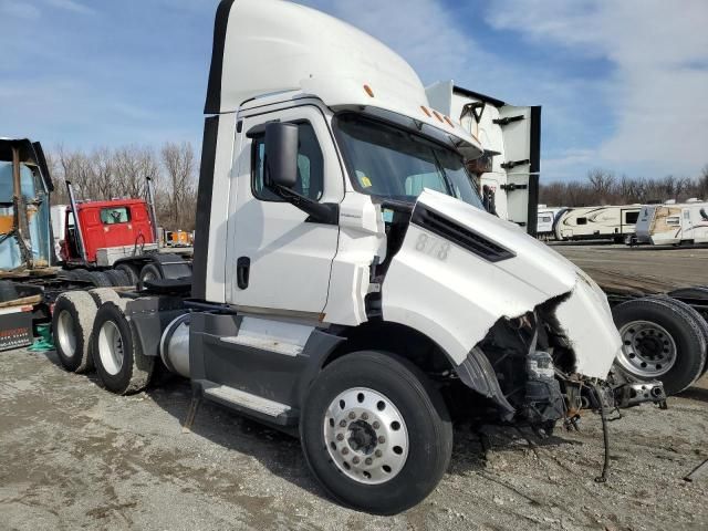 2019 Freightliner Cascadia 126