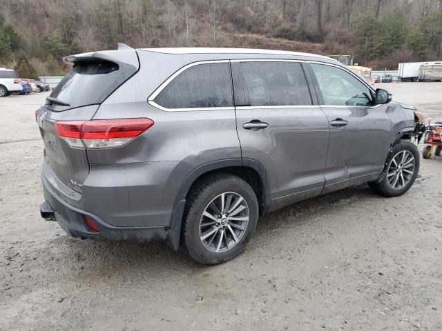 2017 Toyota Highlander SE