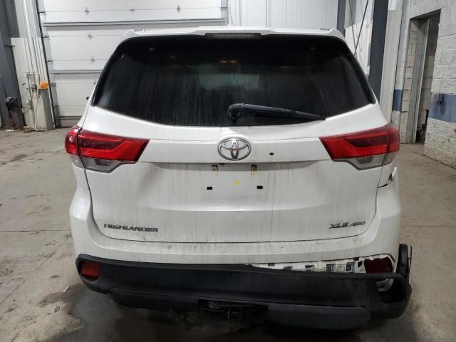 2019 Toyota Highlander SE