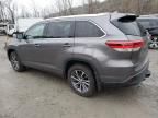 2017 Toyota Highlander SE