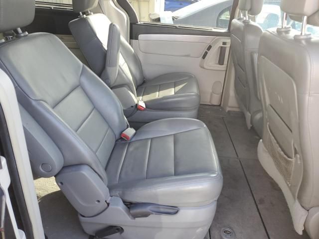 2010 Volkswagen Routan SEL