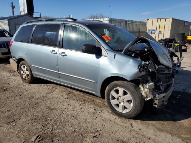 2005 Toyota Sienna CE