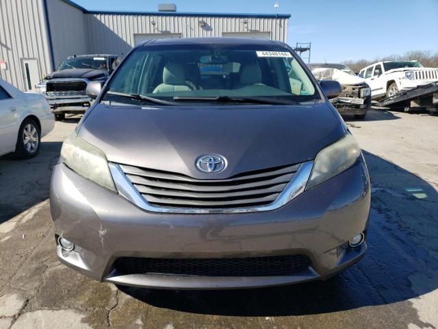 2013 Toyota Sienna XLE