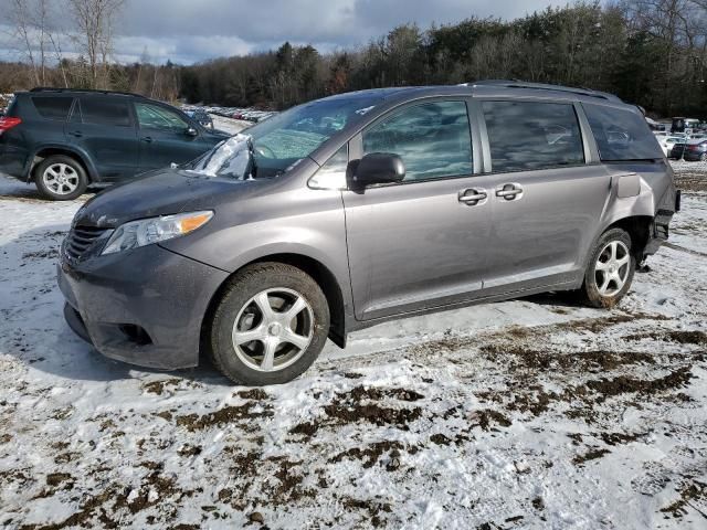 2016 Toyota Sienna LE