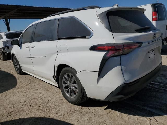 2021 Toyota Sienna LE