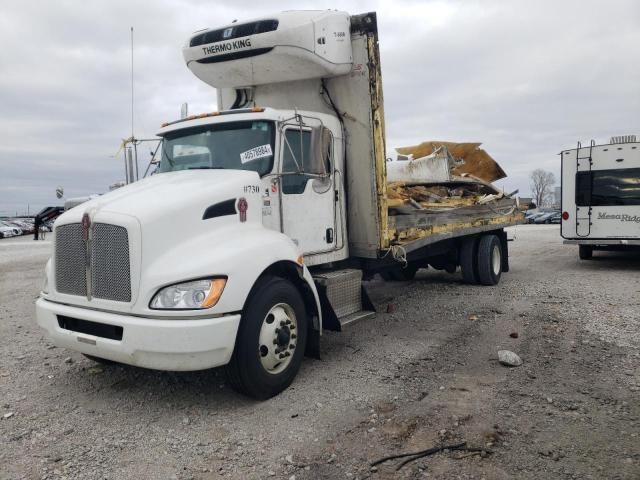 2017 Kenworth Construction T370