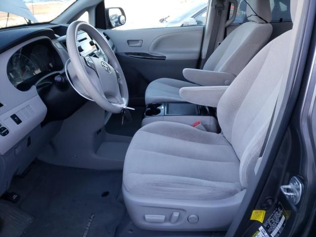 2013 Toyota Sienna LE