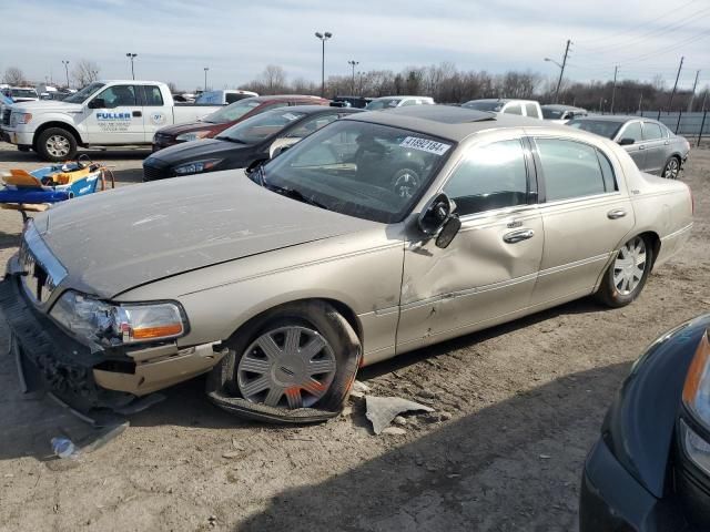 2005 Lincoln Town Car Signature Limited