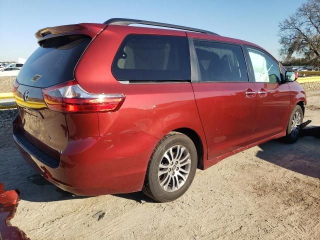 2020 Toyota Sienna XLE