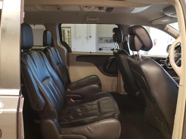 2015 Chrysler Town & Country Touring L