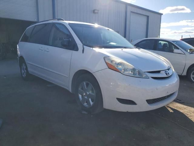 2009 Toyota Sienna CE