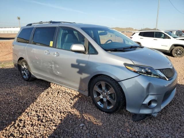 2015 Toyota Sienna Sport